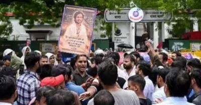 സ്വതന്ത്ര ഭരദ്വാജിന്റെ അറസ്റ്റിന് പിന്നാലെ ഹിന്ദു ദൈവങ്ങളെ അധിക്ഷേപിച്ചെന്നാരോപിച്ച് നിഷു ആസാദിനും പിതാവിനുമെതിരെ പരാതി