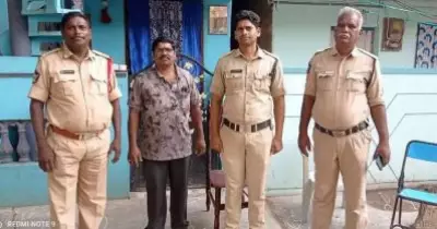 അടിയന്തരാവസ്ഥയേക്കാള്‍ മോശം സാഹചര്യം; എസ്.എഫ്.ഐ നേതാവ് പ്രതിഷേധത്തില്‍ പങ്കെടുക്കാതിരിക്കാന്‍ പിതാവിനെ പൊലീസ് കസ്റ്റഡിയിലെടുത്തതായി ആദര്‍ശ് എം സജി