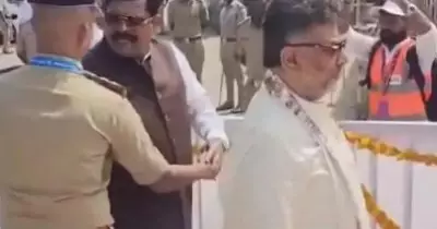 മൈസൂരു ദസറ; ദളിത് മന്ത്രിമാര്‍ പൂജ നടത്തുന്നത് തടഞ്ഞ് പൊലീസ്: വീഡിയോ, വിവാദം