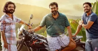ബിജു മേനോന്റെ പടമാണെങ്കില്‍ മിനിമം ഗ്യാരണ്ടിയുണ്ടാകും... രണ്ട് ദിവസം കൊണ്ട് കേരളത്തില്‍ നിന്ന് മികച്ച കളക്ഷനുമായി അവറാച്ചനും മക്കളും