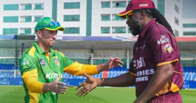 ഡി വില്ലിയേഴ്‌സിന്റെ സൗത്ത് ആഫ്രിക്കയും ഗെയ്‌ലിന്റെ വിന്‍ഡീസും നേര്‍ക്കുനേര്‍; പൊടിപാറുന്ന അടിക്ക് സാക്ഷിയാകാന്‍ ഷാര്‍ജ