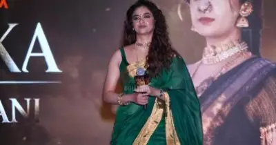ആ സിനിമക്ക് മുമ്പ് ഒരുപാട് ട്രോളുകൾ നേരിട്ടിരുന്നു; ഫ്ലൈറ്റിൽ വെച്ച് അന്നാദ്യമായ് അദ്ദേഹം ദേഷ്യപ്പെട്ടു: കീർത്തി സുരേഷ്
