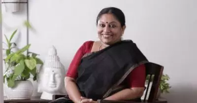 രണ്ടാം സ്വാതന്ത്ര്യസമരം ആരംഭിക്കേണ്ടിയിരുന്നത് 2016 നവംബര്‍ ഒമ്പതിനു രാവിലെയായിരുന്നു: കെ.ആര്‍. മീര