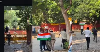 ഹാന്റ്‌സ് ഓഫ് ജന്തര്‍ മന്ദര്‍; ദല്‍ഹി പൊലീസ് നോക്കി നില്‍ക്കെ പാറ്റകളുടെ മിന്നല്‍ സമരം