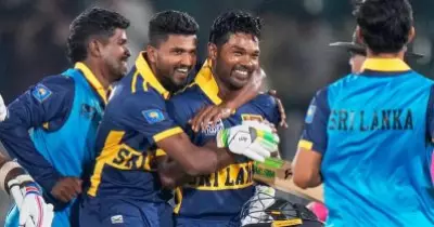 ക്യാപ്റ്റന്റെ ഫാസ്റ്റസ്റ്റ് ഇരട്ട സെഞ്ച്വറി പാഴായി, ടീം 429 അടിച്ചിട്ടും തോറ്റു; ചരിത്രം കുറിച്ച് ശ്രീലങ്ക