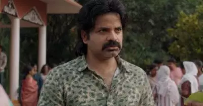 ഇവിടെ കായലില്ല ചേട്ടാ, ഇരുവഴിഞ്ഞി പുഴ മാത്രമേയുള്ളൂ; ബിജു മേനോനെപ്പോലും സൈഡാക്കി വിനയ് ഫോര്‍ട്ടിന്റെ അനി\