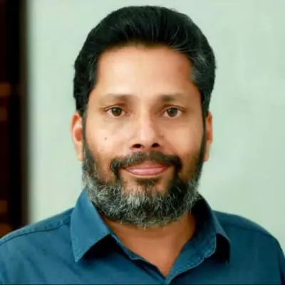   പി മുരളീധരന്‍