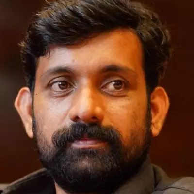 മനീഷ് നാരായണന്‍