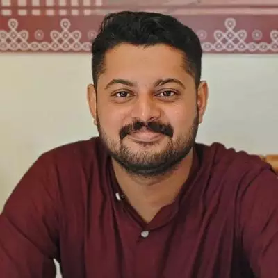 ആദര്‍ശ് എച്ച്.എസ്.