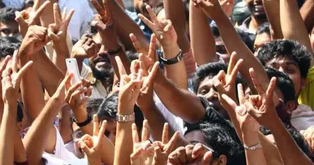 സ്വാശ്രയ കോളേജുകളില്‍ സംഘടനാ പ്രവര്‍ത്തനത്തിനു നിയമനിര്‍മ്മാണം; സര്‍ക്കാര്‍ തീരുമാനത്തോടുള്ള വിദ്യാര്‍ത്ഥി സംഘടനകളുടെ പ്രതികരണം