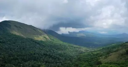 ഉടുമ്പിറങ്ങി മലയിലെ ഖനനം; സി.പി.ഐ.എം ഉള്‍പ്പെടെയുള്ള പാര്‍ട്ടികള്‍ എതിര്‍ക്കുന്നത് എന്തുകൊണ്ട് ?    