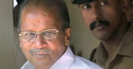 എല്‍.ഡി.എഫ് സര്‍ക്കാരിന്റെ 20 മാസത്തില്‍ 15 പരോള്‍; പിണറായി ഭരണത്തില്‍ കുഞ്ഞനന്തന്‍ പുറത്ത് കഴിഞ്ഞത് 193 ദിവസം