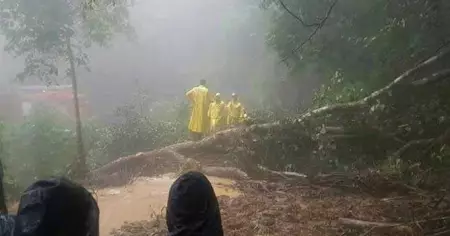 ചുരത്തില്‍ മണ്ണിടിഞ്ഞു, അട്ടപ്പാടി ഒറ്റപ്പെട്ടു; മണ്ണാര്‍ക്കാട് -കോയമ്പത്തൂര്‍ അന്തര്‍ സംസ്ഥാനപാത താല്‍ക്കാലികമായി അടച്ചു