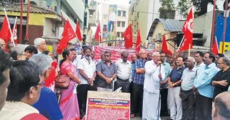 സുഹൃത്ത് റിലയന്‍സ് ജിയോയ്ക്ക് വാരിക്കോരിക്കൊടുത്ത കേന്ദ്രം ഇങ്ങനെയാണ് ബി.എസ്.എന്‍.എലിനെ കടക്കെണിയിലാക്കിയത്