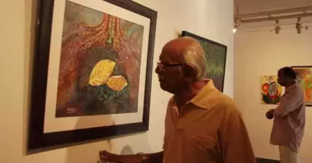'ഹ്യൂസ് ആന്റ് വ്യൂസ്'; തീ പടരുന്ന വര്‍ണ്ണങ്ങള്‍, ഉറഞ്ഞിറങ്ങി വരുന്ന വാക്കുകള്‍