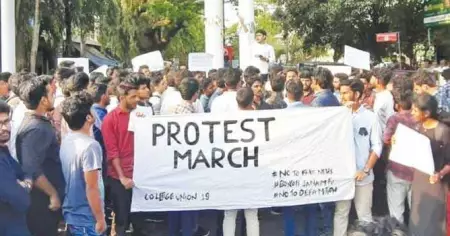 ഡോ ആഖീലിനെ രാജ്യദ്രോഹിയായി ചിത്രീകരിച്ച് മെഡിക്കല്‍ കോളേജ് വികസന സമിതി; രാഷ്ട്രീയ ഗൂഢാലോചയെന്ന് വിദ്യാര്‍ത്ഥികള്‍: പ്രതിഷേധം ശക്തം