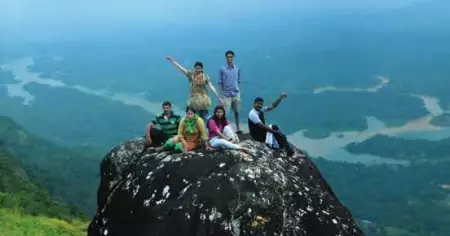 ഇല പൊഴിയാ താഴ്‌വരയിലേക്ക് ഒരു സഫാരി