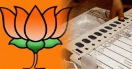 മോക്ക് വോട്ടില്‍ ആകെ ചെയ്തത് 9 വോട്ട് ; എണ്ണിയപ്പോള്‍ ബി.ജെ.പിക്ക് 17; ഇതെന്ത് കൊള്ളയെന്ന് വോട്ടര്‍മാര്‍