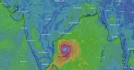 ഫാനി ചുഴലിക്കാറ്റ് കരയിലേക്കടുക്കുന്നു; 'ഗജ'യേക്കാള്‍ തീവ്രം, കേരളത്തില്‍ മണിക്കൂറില്‍ 40-50 കിലോമീറ്റര്‍ വേഗത്തില്‍ കാറ്റടിക്കും