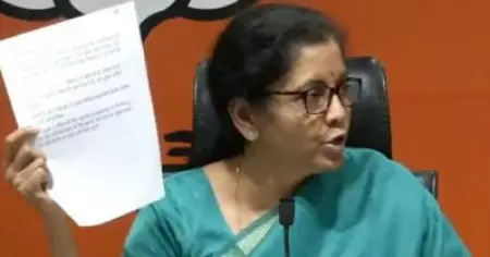 കാവല്‍ക്കാരന്‍ കള്ളനാണ് എന്ന് കോടതി പറഞ്ഞില്ല; റഫാല്‍ ഇടപാടില്‍ രാഹുല്‍ഗാന്ധിയുടെ പ്രസ്താവന കോടതിയലക്ഷ്യമെന്ന് നിര്‍മ്മലാ സീതാരാമന്‍