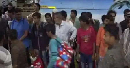 പാകിസ്ഥാൻ വിട്ടയച്ച 100 മത്സ്യതൊഴിലാളികൾ ഇന്ത്യയിൽ തിരിച്ചെത്തി