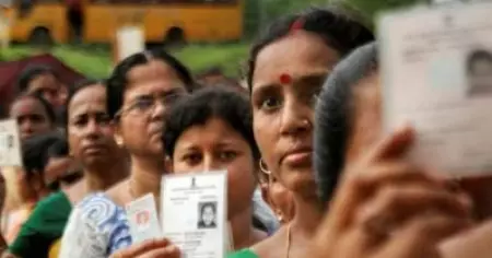 നാലാംഘട്ട വോട്ടെടുപ്പ് തുടങ്ങി; ബംഗാളില്‍ കനത്ത സുരക്ഷ; ഒഡിഷയില്‍ നിയമസഭാ തെരഞ്ഞെടുപ്പും ഇന്ന്