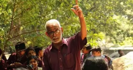 സംഘിപ്പട്ടം എന്ന ഓലപ്പാമ്പ് കാട്ടി പേടിപ്പിക്കാന്‍ നോക്കണ്ടാ; യഥാര്‍ത്ഥ കമ്മ്യൂണിസ്റ്റായി എന്നും ഇവിടെ ഉണ്ടാകുമെന്ന് സി.ആര്‍ നീലകണ്ഠന്‍