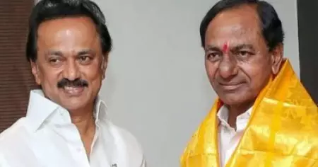 ഫെഡറല്‍ മുന്നണിയെക്കുറിച്ച് ചര്‍ച്ച ചെയ്യാനെത്തി ചന്ദ്രശേഖര റാവു; കോണ്‍ഗ്രസിനെ പിന്തുണക്കണമെന്ന് സ്റ്റാലിന്‍