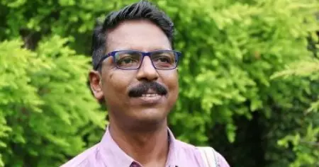 ജിനേഷ് മടപ്പള്ളി അവാര്‍ഡ് കുഴൂര്‍ വില്‍സണ്