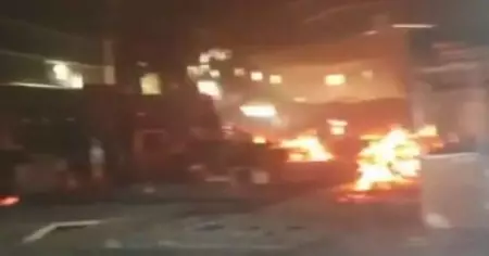 ശ്രീലങ്കയില്‍ മുസ്‌ലിം ഉടമസ്ഥതയിലുള്ള ഫാക്ടറി തകര്‍ത്ത് അക്രമികള്‍: സൈന്യവും പൊലീസും നോക്കി നില്‍ക്കേ പള്ളികള്‍ ആക്രമിക്കപ്പെട്ടെന്നും ആരോപണം