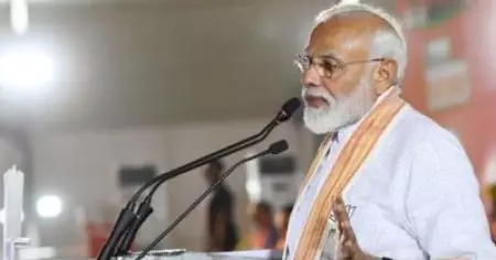 'നിലംപതിക്കുന്നതില്‍ നിന്നു രക്ഷപ്പെടുന്നതിനാണ് അവര്‍ കെട്ടിപ്പിടിക്കുന്നത്'; എസ്.പി-ബി.എസ്.പി സഖ്യത്തിനെതിരേ മോദി