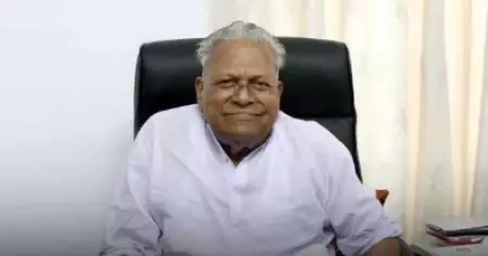 മലര്‍ന്നു കിടന്ന് തുപ്പുന്നവര്‍ക്കറിയില്ല, ആരുടെ മുഖത്തേക്കാണവര്‍ തുപ്പുന്നതെന്ന്; സി ദിവാകരന് മറുപടിയുമായി വി.എസ് അച്യുതാനന്ദന്‍