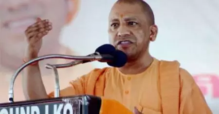 സോന്‍ഭദ്ര കൂട്ടക്കൊലയ്ക്ക് ഉത്തരവാദികള്‍ കോണ്‍ഗ്രസും സമാജ്‌വാദി പാര്‍ട്ടിയുമാണെന്ന് യോഗി ആദിത്യനാഥ്