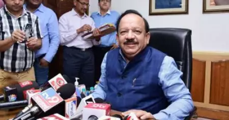 പ്രതിരോധത്തിലുണ്ടായ വീഴ്ചകള്‍ക്ക് കേരളം ഇപ്പോള്‍ വലിയ വില നല്‍കുന്നു; വിമര്‍ശനവുമായി കേന്ദ്ര ആരോഗ്യമന്ത്രി