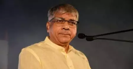 'ആദ്യം വഞ്ചിത് ബഹുജന്‍ അഘാഡി ബി.ജെ.പിയുടെ ബി ടീം ആണോയെന്ന് വ്യക്തമാക്കൂ, എന്നിട്ടാവാം സഖ്യം'; കോണ്‍ഗ്രസ്-എന്‍.സി.പി സഖ്യത്തോട് പ്രകാശ് അംബേദ്ക്കര്‍
