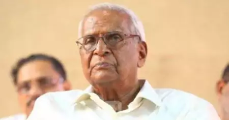 'നടപടിയുണ്ടാവുമെന്ന് അന്നൊരാള്‍, അയാള്‍ ഇന്നും പാര്‍ട്ടിയിലെ പ്രമാണി'; എ.കെ.ജി സെന്റര്‍ കേന്ദ്രീകരിച്ച് പ്രവര്‍ത്തിച്ച തന്നെ ദല്‍ഹിയിലേക്ക് കടത്താന്‍ ചിലര്‍ തീരുമാനിച്ചെന്ന് എം.എം ലോറന്‍സ്