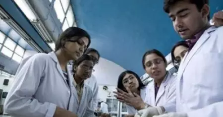 സാമ്പത്തിക സംവരണം മെഡിക്കല്‍ മേഖലയിലേക്കും; മെഡിക്കല്‍ സീറ്റില്‍ പത്ത് ശതമാനം മുന്നോക്കക്കാരിലെ പിന്നോക്കക്കാര്‍ക്ക്