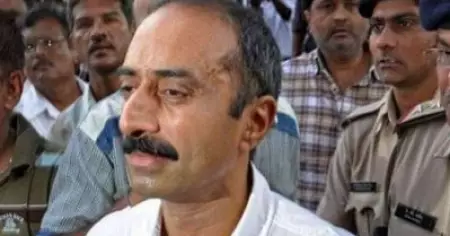ജയിലില്‍ നിര്‍ണായക സ്ഥാനത്ത് അമിത് ഷായ്ക്ക് വേണ്ടപ്പെട്ടവരെ നിയമിച്ചു, തന്നെ നിരീക്ഷിക്കാന്‍ ആളെയൊരുക്കി; സഞ്ജീവ് ഭട്ടിന്റെ അറസ്റ്റ് കൃത്യമായി പ്ലാന്‍ ചെയ്ത് നടപ്പിലാക്കിയതെന്ന് ശ്വേതാ ഭട്ട്