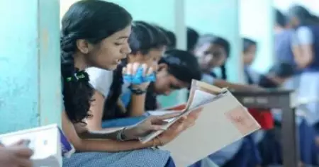 പ്ലസ്‌വണ്‍ അലോട്ട്‌മെന്റ്; പട്ടികവര്‍ഗ്ഗ സീറ്റുകള്‍ പൊതുവിഭാഗത്തിലേക്ക് മാറ്റിയ നടപടി ചട്ടവിരുദ്ധമെന്ന് ആദിവാസി സംഘടനകള്‍