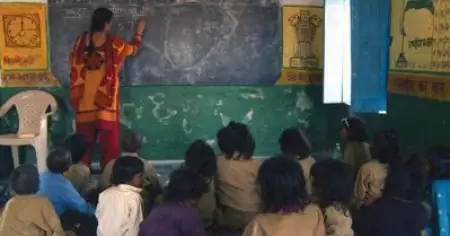 സ്ത്രീയാണോ പുരുഷനാണോ?, സ്ത്രീയാണെങ്കില്‍ 10 പോയിന്റ്; യു.പിയില്‍ സ്ഥലംമാറ്റം ഇനി ഓണ്‍ലൈന്‍ വഴി