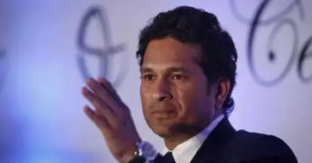 ഒരു സൂപ്പര്‍ ഓവര്‍ കൂടി കളിച്ചാല്‍ പോരായിരുന്നോ; ബൗണ്ടറികളുടെ എണ്ണം വിജയിയെ തീരുമാനിച്ചത് ശരിയായില്ലെന്ന് സച്ചിന്‍