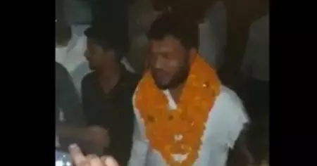 ബുലന്ദ്ശഹറില്‍ കലാപം അഴിച്ചുവിട്ടവര്‍ ജാമ്യത്തിലിറങ്ങി; ജയ് ശ്രീറാം വിളിച്ചും ഭാരത് മാതാ കീ ജയ് മുഴക്കിയും സ്വീകരണം