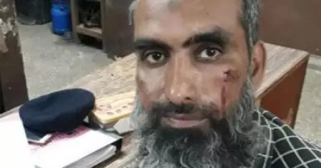 ഗുജറാത്തില്‍ പൊലീസ് കോണ്‍സ്റ്റബിളിനു നേരെ ആള്‍ക്കൂട്ട ആക്രമണം; മുസ്‌ലിമായതിന്റെ പേരിലെന്ന് ആരോപണം