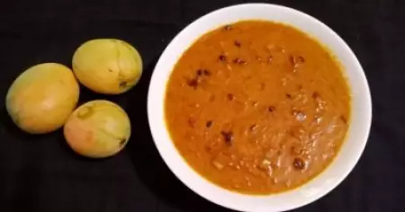 സ​ദ്യ​ക്കൊ​പ്പം മാ​മ്പ​ഴ​പ്പാ​യ​സ​മാ​യാ​ലോ?