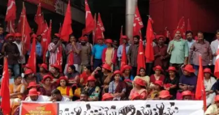 മാധ്യമങ്ങളുടെ പരിലാളന ഏറ്റുവാങ്ങിയല്ല മൂന്ന് വര്‍ഷമായി ഈ കോര്‍പറേറ്റ് ഭീമനോട് പൊരുതുന്നത്; സമരത്തിന്റെ കാരണങ്ങള്‍ നിരത്തി മുത്തൂറ്റ് എംപ്ലോയീസ് യൂണിയന്‍