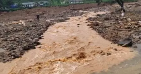 പുത്തുമലയില്‍ നിന്ന് ഒരു മൃതദേഹം കൂടി കണ്ടെത്തി; മൃതദേഹം വെള്ളച്ചാട്ടത്തില്‍ കുടുങ്ങിയ നിലയില്‍