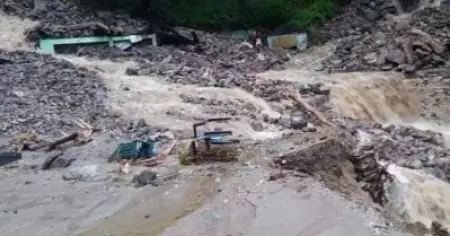 ഉത്തരാഖണ്ഡില്‍ കനത്ത മഴ; സഞ്ചാരികളോട് മടങ്ങാന്‍ നിര്‍ദ്ദേശം; ഓഗസ്റ്റ് 19 വരെ അതിവര്‍ഷം