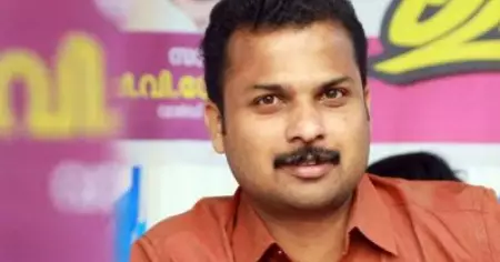 'തീപിടിത്തതില്‍ പി.ഡി.എഫ് ഫയലുകള്‍ കത്തിനശിച്ചു, അടുത്തതെന്താ? കല്ലേറില്‍ വിന്‍ഡോസ് 10 തകര്‍ന്നു?'; പ്രതിപക്ഷ പ്രതിഷേധത്തെ ട്രോളി വി.കെ പ്രശാന്ത് എം.എല്‍.എ