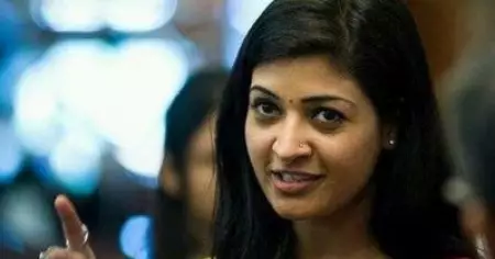 അല്‍ക്ക ലാംബ കോണ്‍ഗ്രസില്‍ ചേര്‍ന്നു; അഞ്ച് വര്‍ഷത്തിന് ശേഷം ആപ്പില്‍ നിന്ന് കോണ്‍ഗ്രസിലേക്ക്