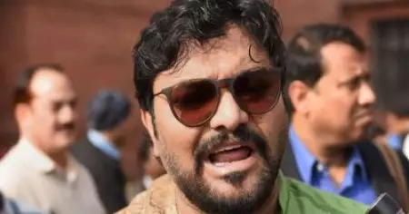 'ബാബുല്‍ സുപ്രിയോ ഗോ ബാക്ക്'; കേന്ദ്രമന്ത്രിക്കെതിരെ ജാദവ്പൂര്‍ യൂണിവേഴ്‌സിറ്റിയില്‍ ഇടത് വിദ്യാര്‍ത്ഥി സംഘടനകളുടെ പ്രതിഷേധം